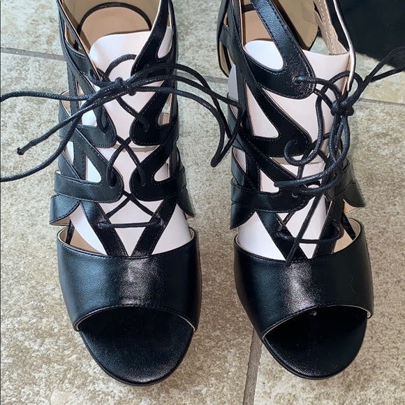 Heels - Picture 2 of 5